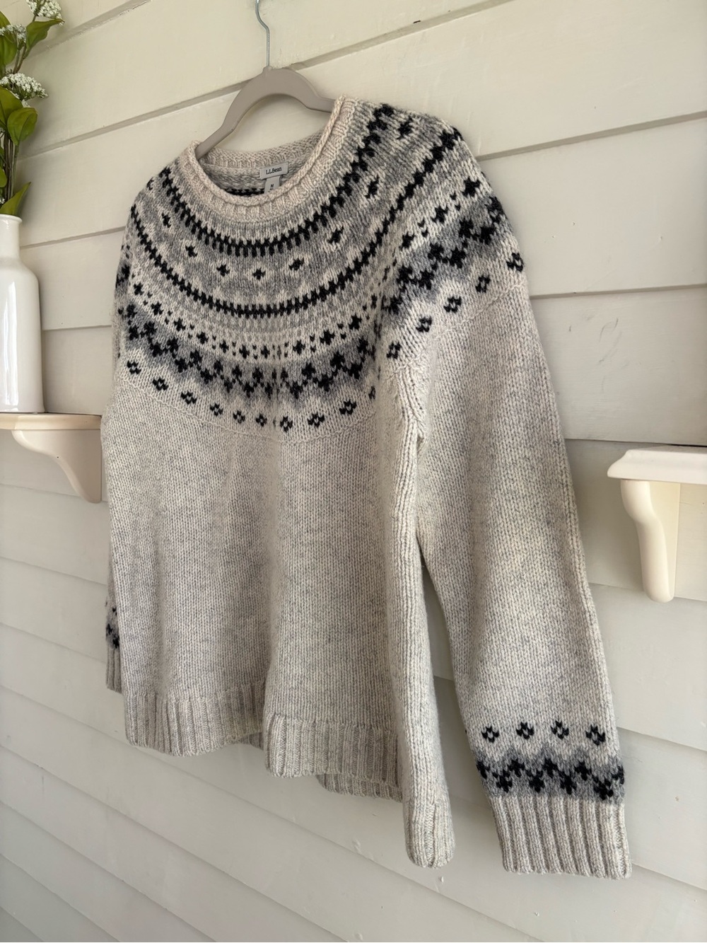 L.L. Bean Fair Isle Heather Gray and Cream Nordic Yoke Wool Crewneck Sweater M - Picture 9 of 16